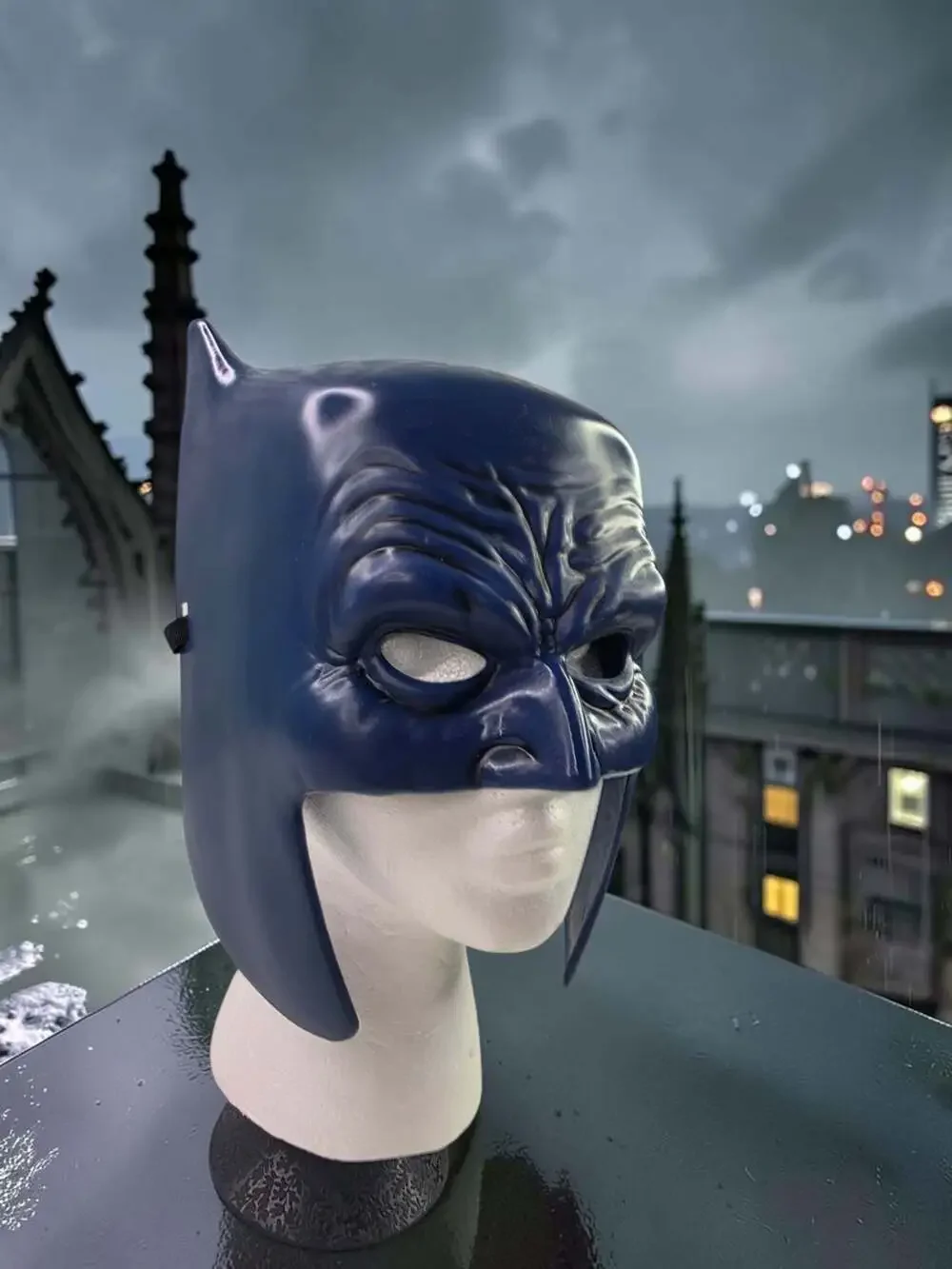 DC Comics Batman The Dark Knight Returns Blue Plastic Mask and Book Set